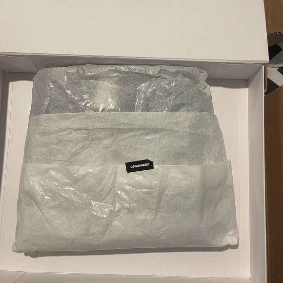 DSQUARED2.  MEDIUM BLUE SQUARE WASH ALL OVER PRINT SHORT. - Picture 3 of 9